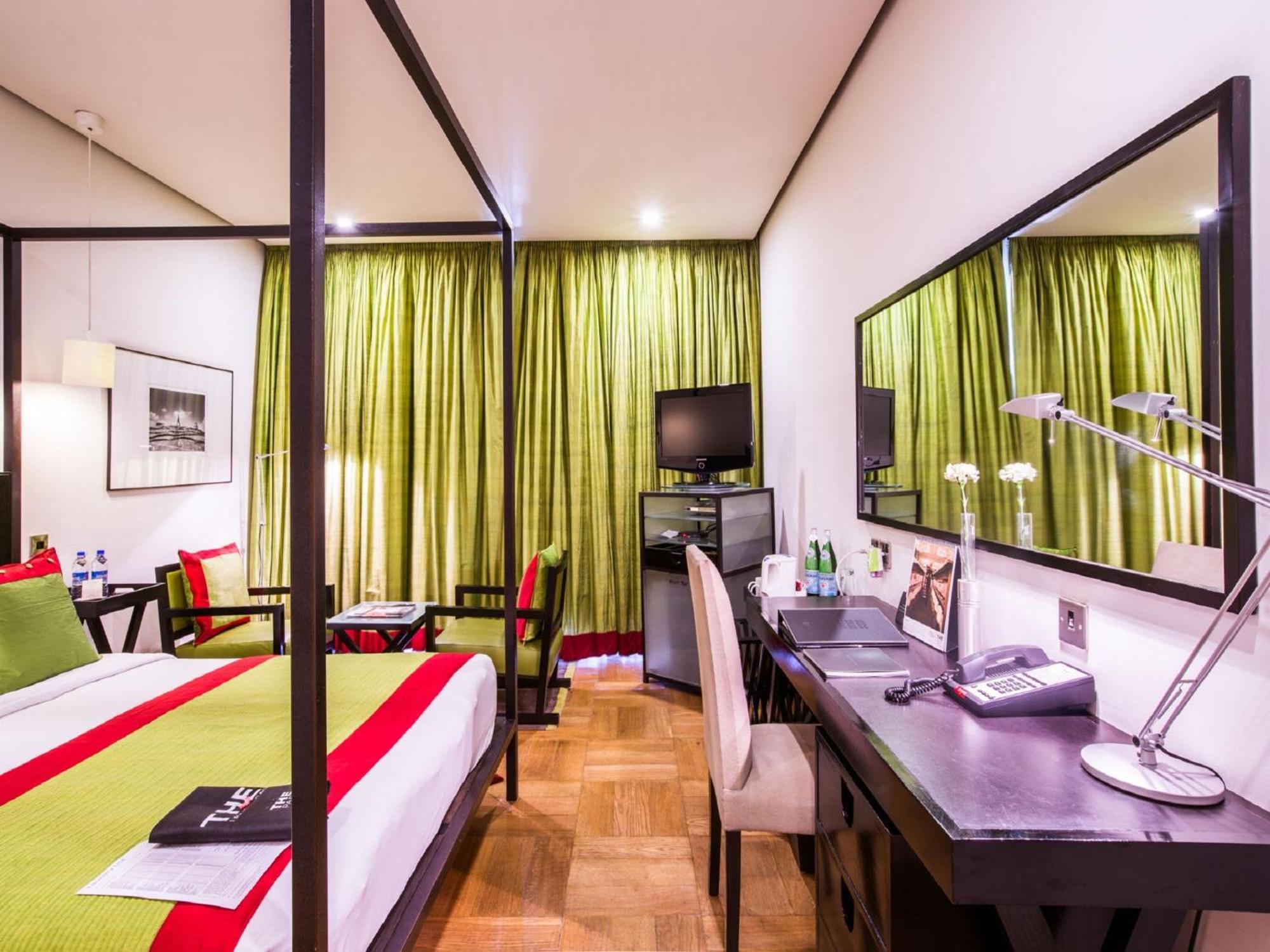 Deluxe Double Room on F&B Happy Hours 11 on selected beverages from 5 to 9 PmSunday to Friday,113192364:JPEG